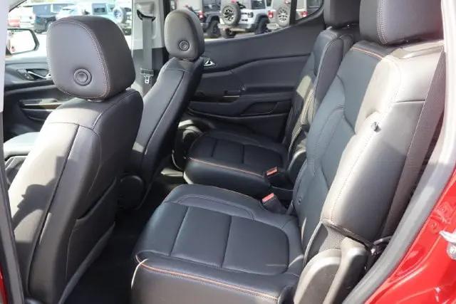 2022 GMC Acadia AWD AT4