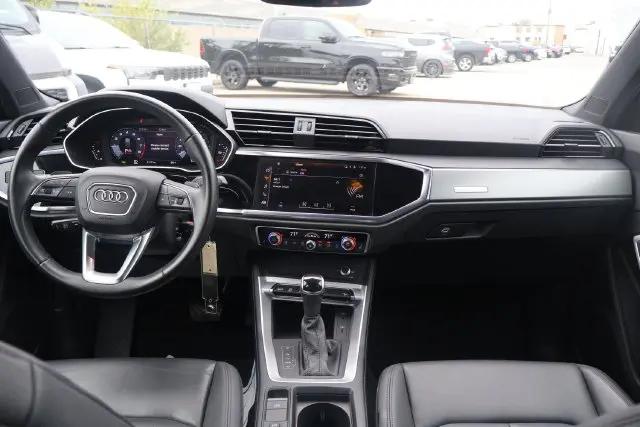 2025 Audi Q3 Premium 45 TFSI S line quattro Tiptronic