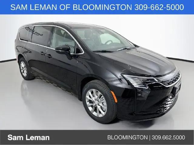 2027 Chrysler Pacifica Select AWD for sale in Bloomington, IL