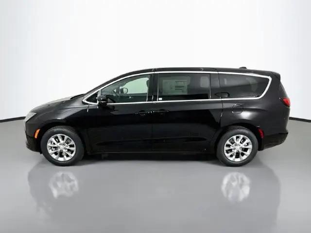 2027 Chrysler Pacifica Select AWD