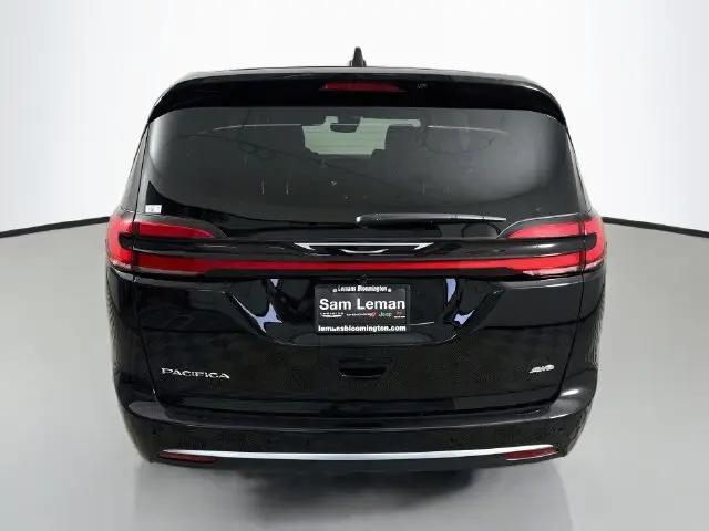 2027 Chrysler Pacifica Select AWD