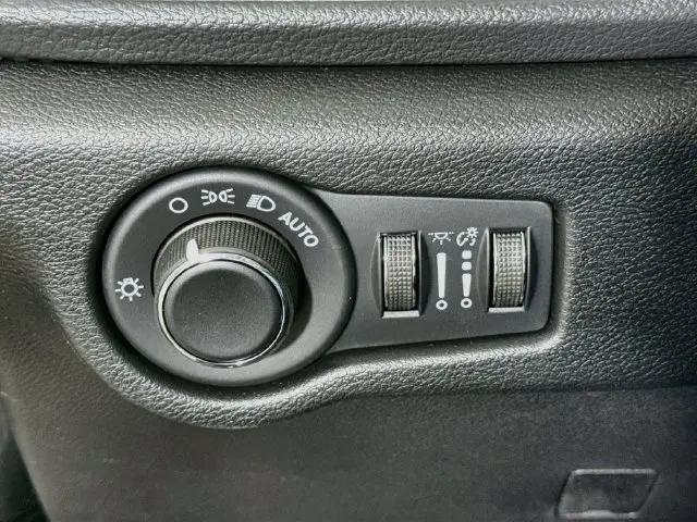 2027 Chrysler Pacifica Select AWD
