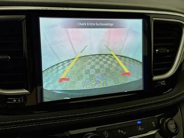 2027 Chrysler Pacifica Select AWD