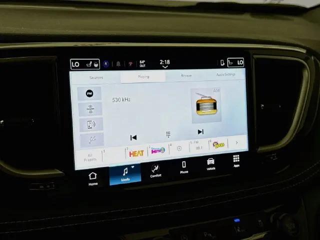 2027 Chrysler Pacifica Select AWD