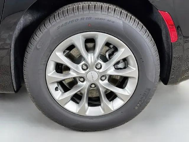2027 Chrysler Pacifica Select AWD
