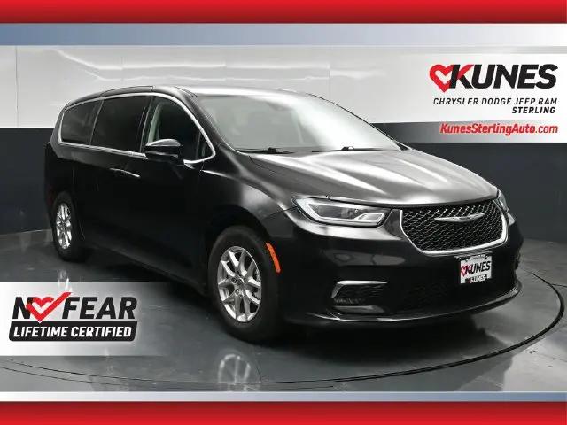 2024 Chrysler Pacifica Touring L for sale in Sterling, IL