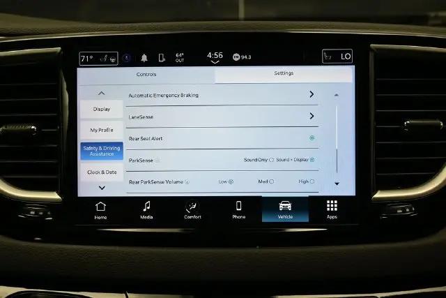 2024 Chrysler Pacifica Touring L