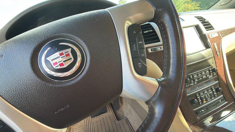 2013 Cadillac Escalade Premium