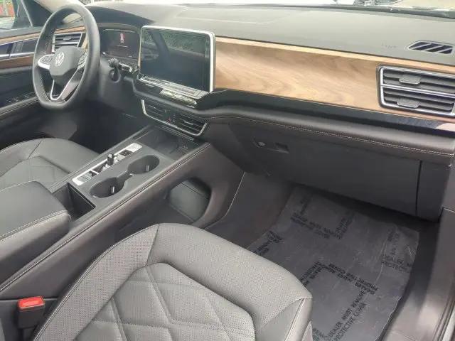 2025 Volkswagen Atlas 2.0T SE
