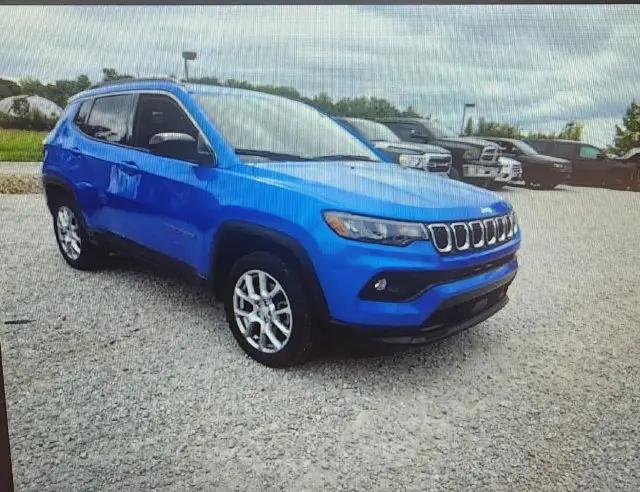 2023 Jeep Compass Latitude Lux FWD