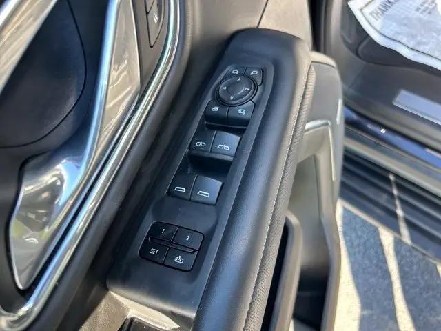 2023 GMC Yukon 4WD SLT