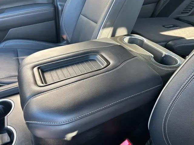 2023 GMC Yukon 4WD SLT