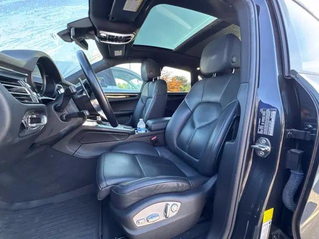 2020 Porsche Macan Macan