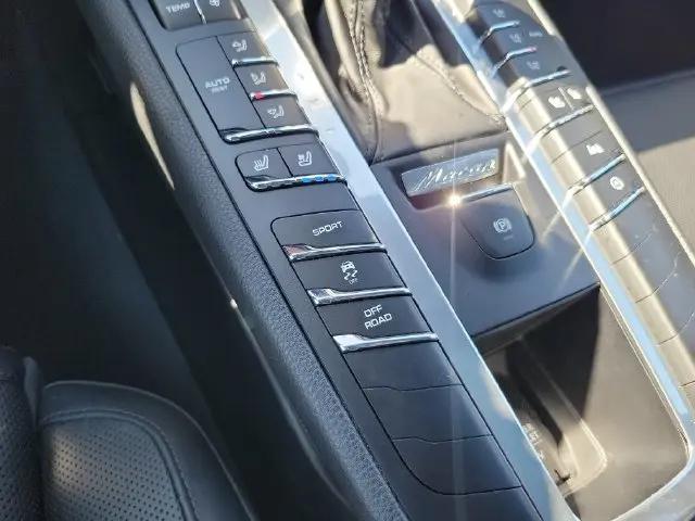 2020 Porsche Macan Macan