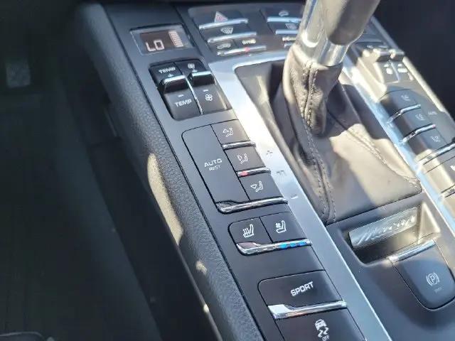 2020 Porsche Macan Macan
