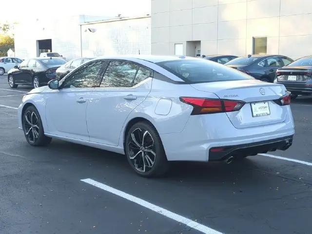 2025 Nissan Altima SR FWD
