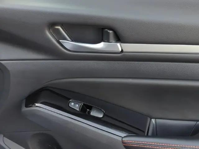 2025 Nissan Altima SR FWD