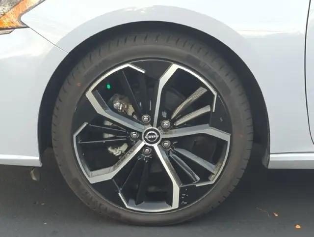 2025 Nissan Altima SR FWD