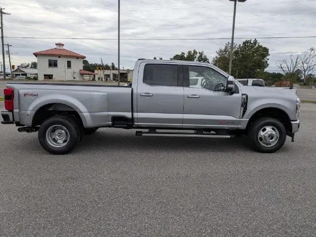 2027 Ford F-350 LARIAT