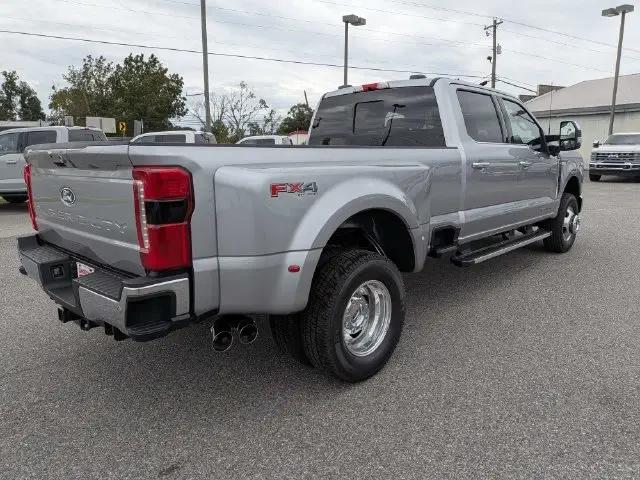 2027 Ford F-350 LARIAT
