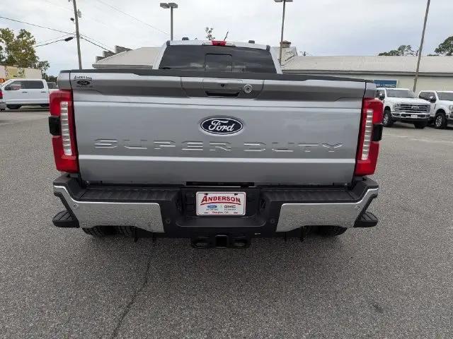 2027 Ford F-350 LARIAT