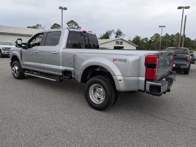 2027 Ford F-350 LARIAT
