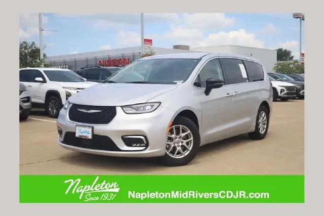 2024 Chrysler Pacifica Touring L for sale in St. Peters, MO