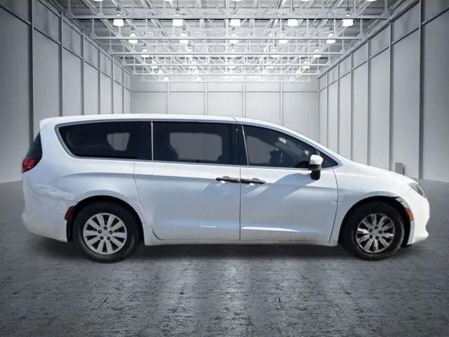 2020 Chrysler Voyager L