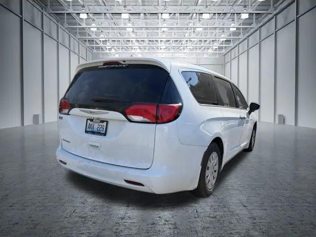 2020 Chrysler Voyager L