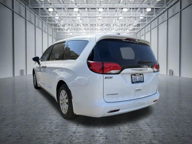 2020 Chrysler Voyager L