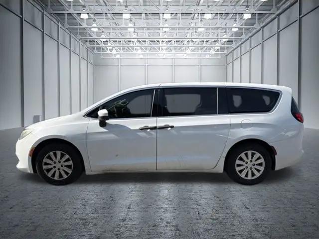 2020 Chrysler Voyager L