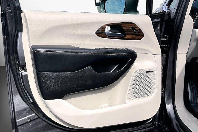 2022 Chrysler Pacifica Limited AWD