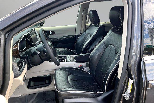 2022 Chrysler Pacifica Limited AWD