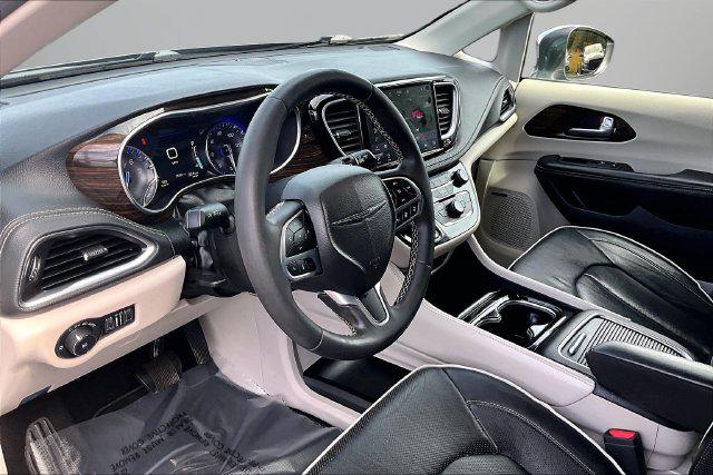 2022 Chrysler Pacifica Limited AWD