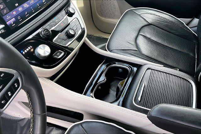 2022 Chrysler Pacifica Limited AWD