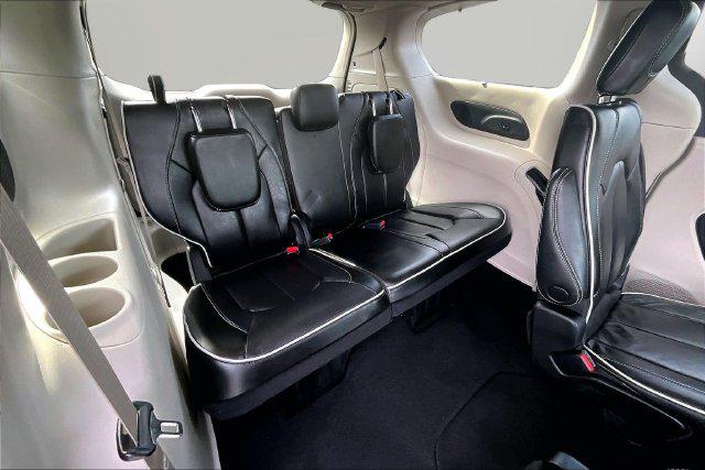 2022 Chrysler Pacifica Limited AWD