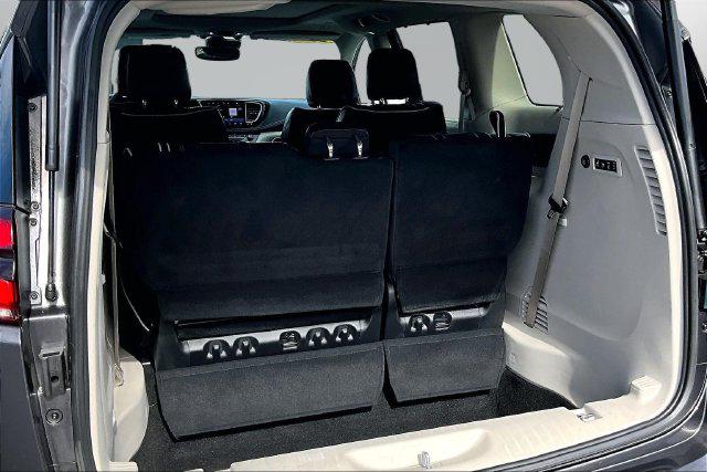 2022 Chrysler Pacifica Limited AWD