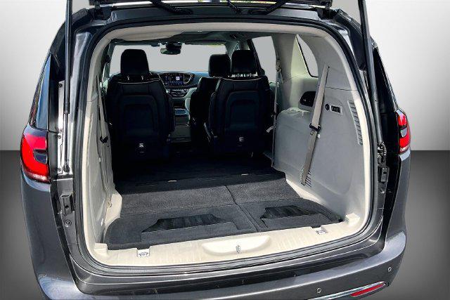 2022 Chrysler Pacifica Limited AWD