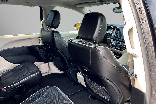 2022 Chrysler Pacifica Limited AWD