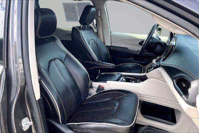 2022 Chrysler Pacifica Limited AWD