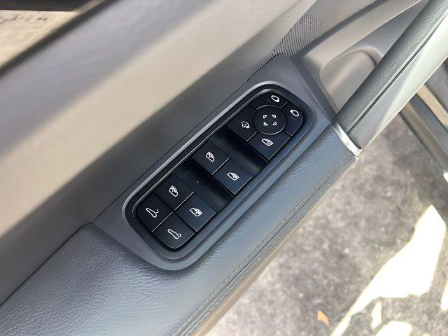 2022 Porsche Cayenne Unknown
