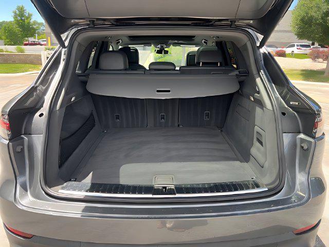 2022 Porsche Cayenne Unknown