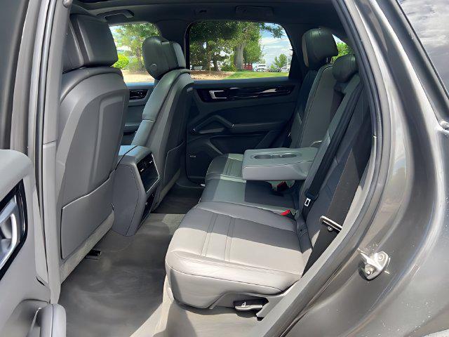 2022 Porsche Cayenne Unknown