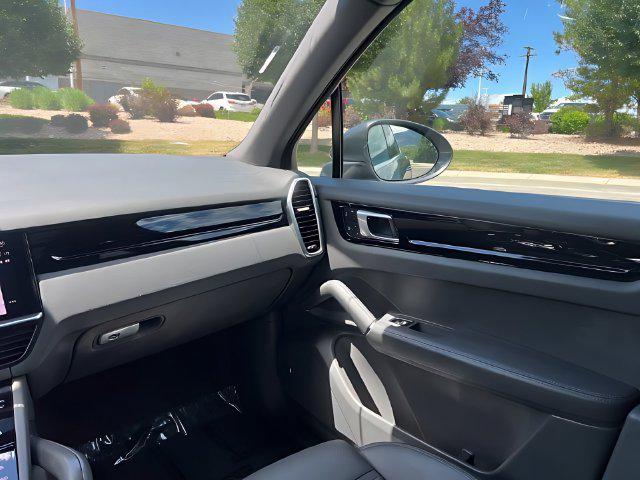 2022 Porsche Cayenne Unknown