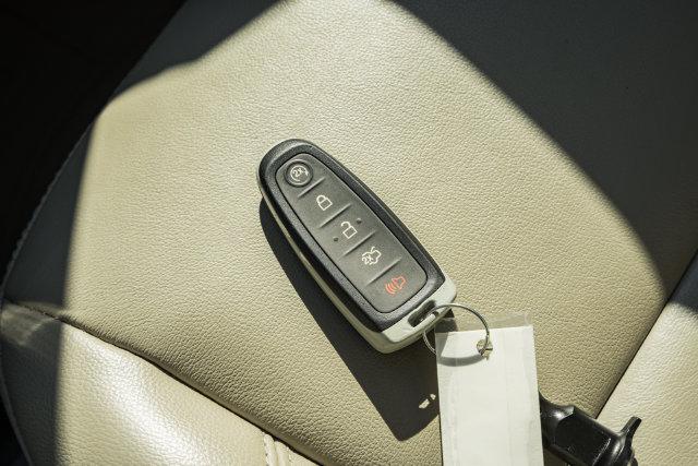 2017 Ford C-Max Energi Titanium