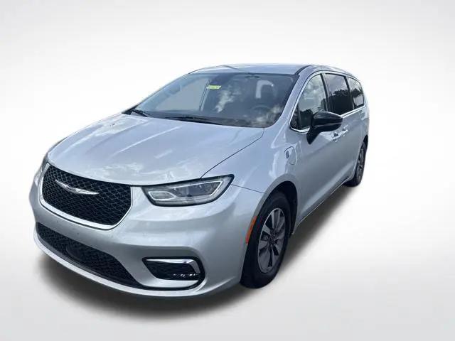 2024 Chrysler Pacifica Hybrid Select for sale in Radcliff, KY