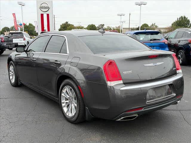 2021 Chrysler 300 Touring L