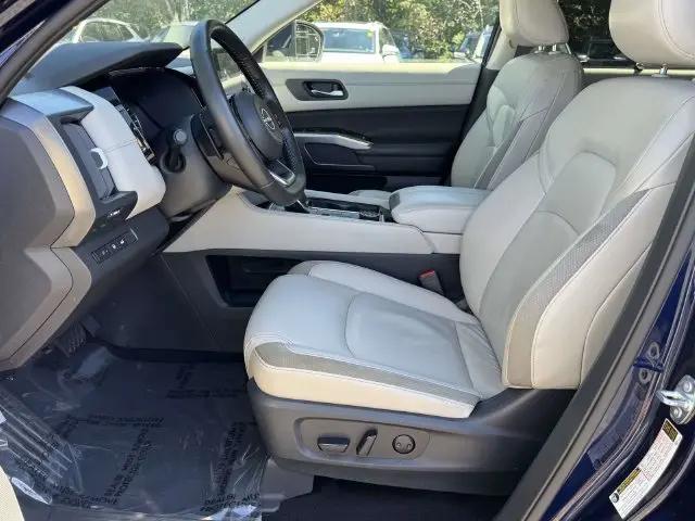 2024 Nissan Pathfinder SL 4WD