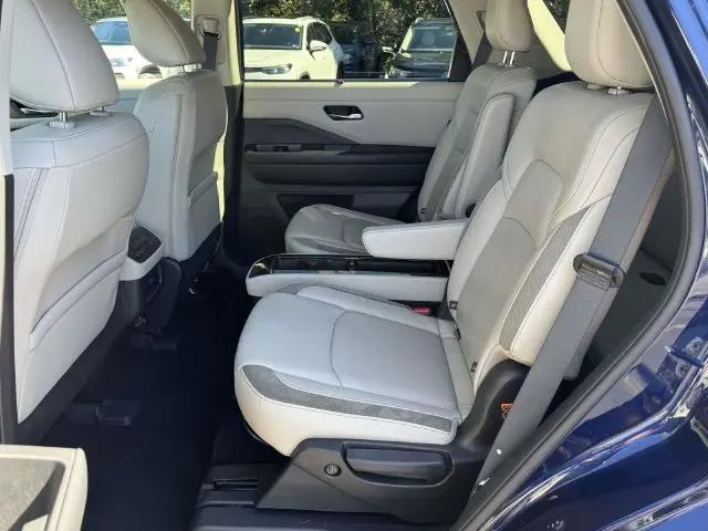 2024 Nissan Pathfinder SL 4WD