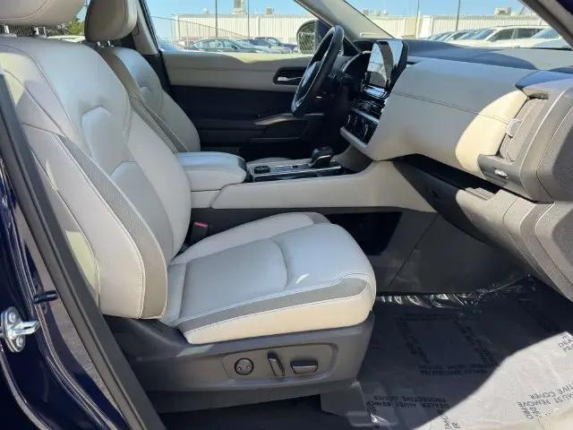 2024 Nissan Pathfinder SL 4WD